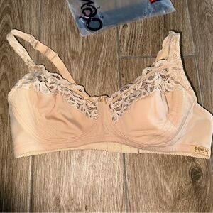 Women's Cream Lace Bra Brand New Size 36D